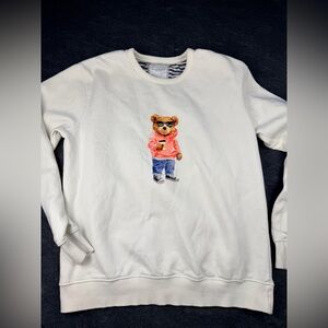 Denim & Flower White Sweater with Bear Graphic